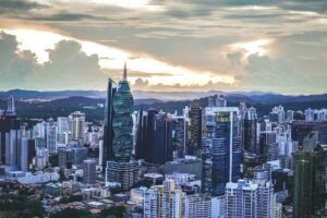 Crisis del Canal de Panamá: Oportunidades de Inversión Inmobiliaria